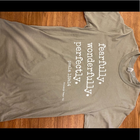 Adorable tee - Picture 1 of 3